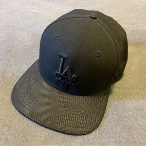 New era 9fifty LA Dodgers black buckle SnapBack cap
